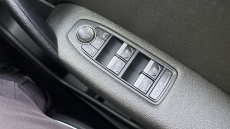 Renault Captur 1.3 TCE 130 BOSE Launch Edition 5dr Petrol Hatchback